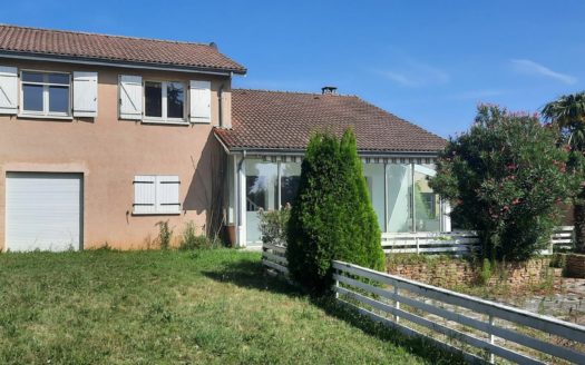 Maison 5 pièces 128 m2 01600 Reyrieux – Réf. 234