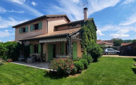 Maison 7 pièces 175 m2 01600 Reyrieux – Réf. 353