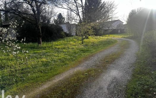 Terrain 568 m2 69740 Genas – Réf. 6002-1