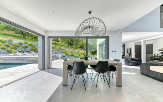 Maison 6 pièces 270 m2 69270 Couzon Au Mont D Or – Réf. HB-6230