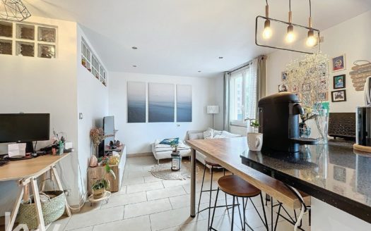 Appartement 3 pièces 56.06 m2 69150 Decines Charpieu – Réf. JT-6055