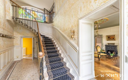 Maison 10 pièces 460 m2 38300 Maubec – Réf. 7148